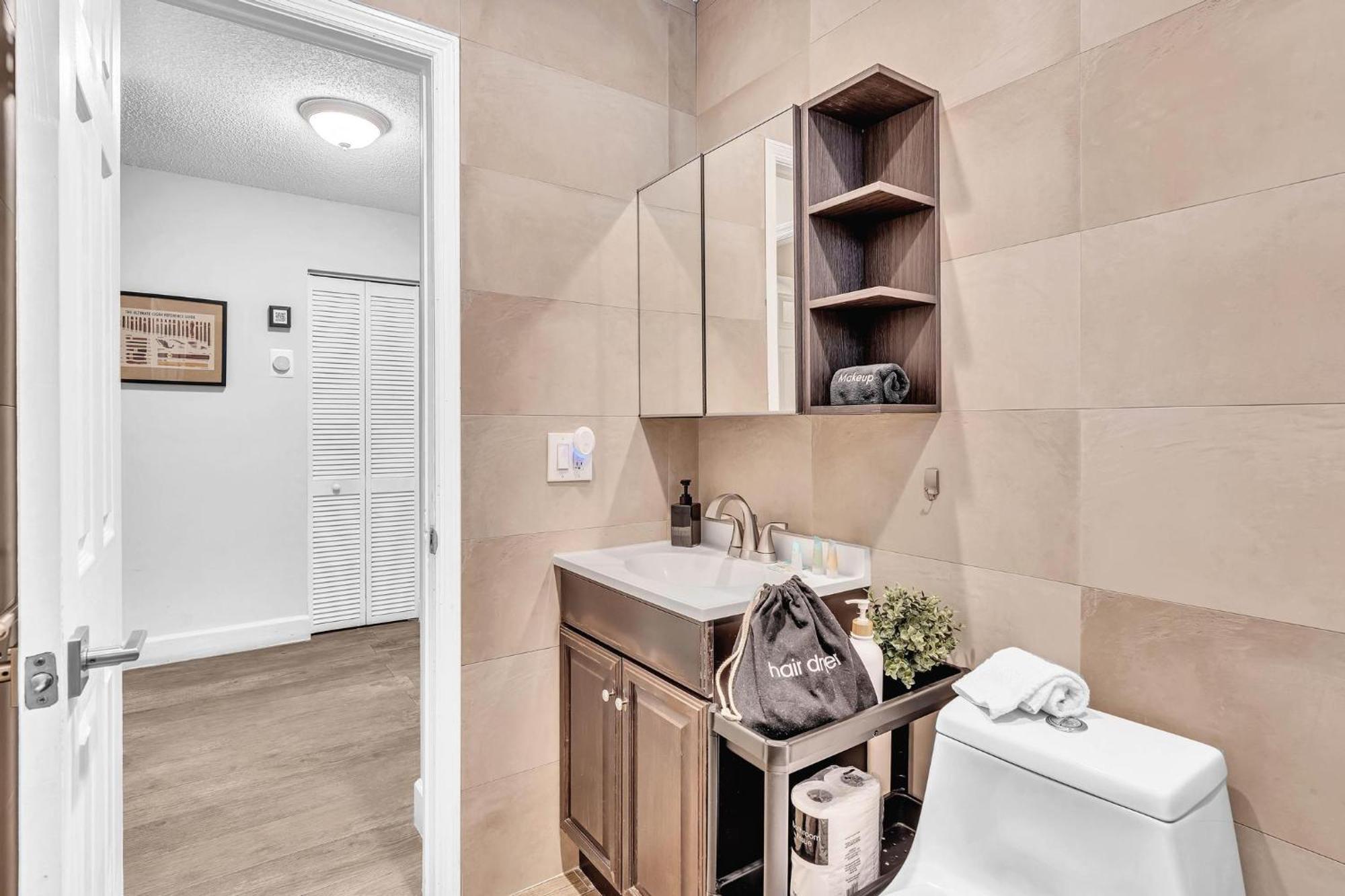 מיאמי Estelo'S Place - Modern Townhouse With King Bed, Only 5 Min From The Airport! מראה חיצוני תמונה