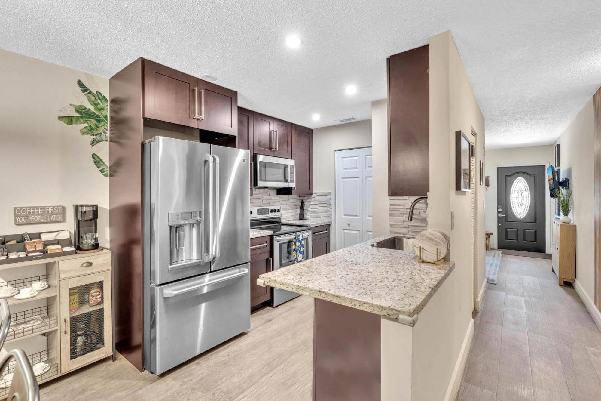 מיאמי Estelo'S Place - Modern Townhouse With King Bed, Only 5 Min From The Airport! מראה חיצוני תמונה